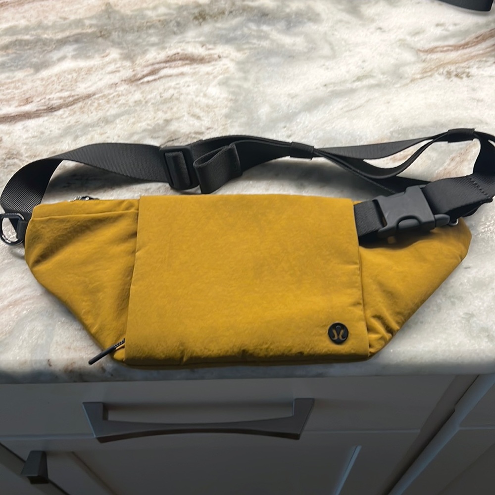 Lululemon belt bag